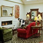 Fitzgeralds Woodlands House