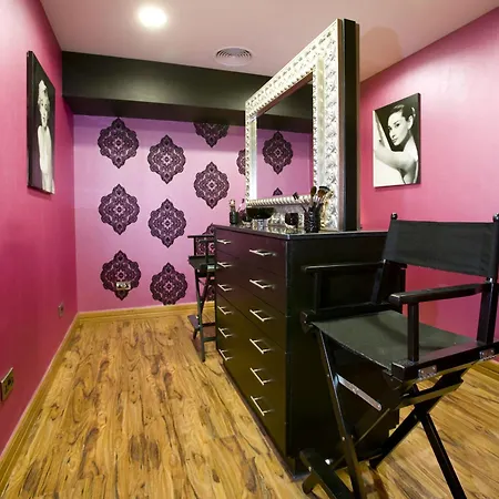 Hotel Fitzgeralds Woodlands House 4*