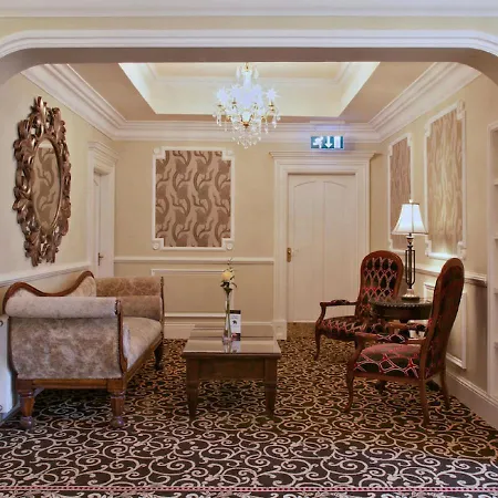 Fitzgeralds Woodlands House 4*