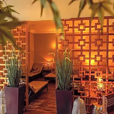 Hotel Fitzgeralds Woodlands House 4*
