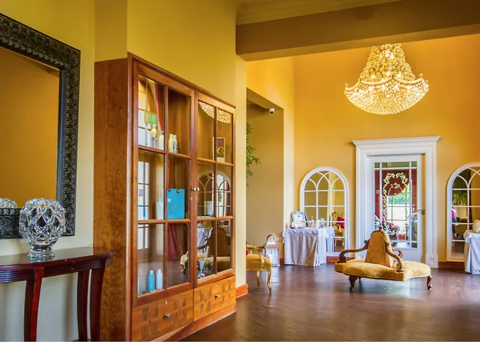 Отель Fitzgeralds Woodlands House