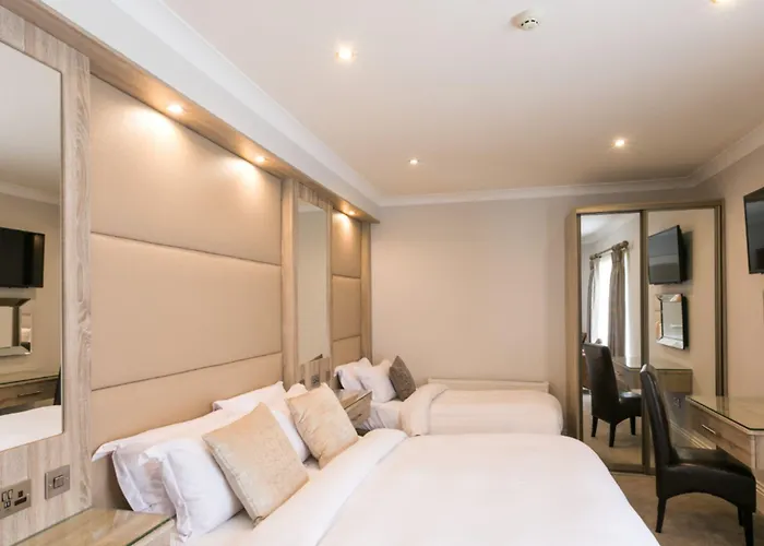 Hotel Fitzgeralds Woodlands House 4*